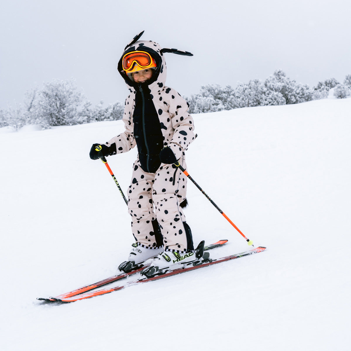 Child skiing in the PUPPYDO Snowsuit